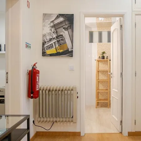 Apartment 27 A Graca, Free Private Parking And Balcony