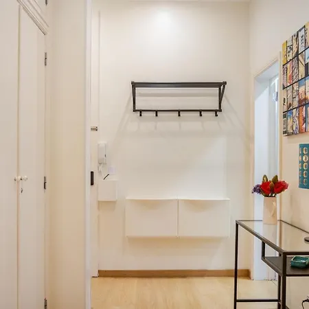 27 A Graca Cozy With Balcony And Free Parking Лиссабон