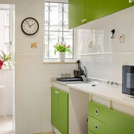 27 A Graca Cozy With Balcony And Free Parking Апартаменты Лиссабон