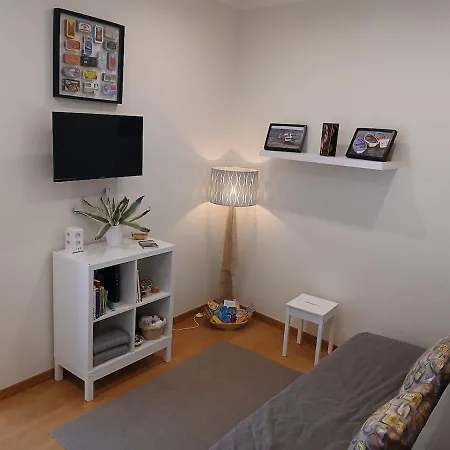 27 A Graca Cozy With Balcony And Free Parking * Лиссабон