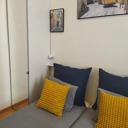 Апартаменты 27 A Graca Cozy With Balcony And Free Parking