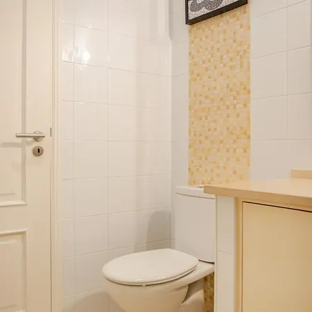 27 A Graca, Free Private Parking And Balcony Apartment *