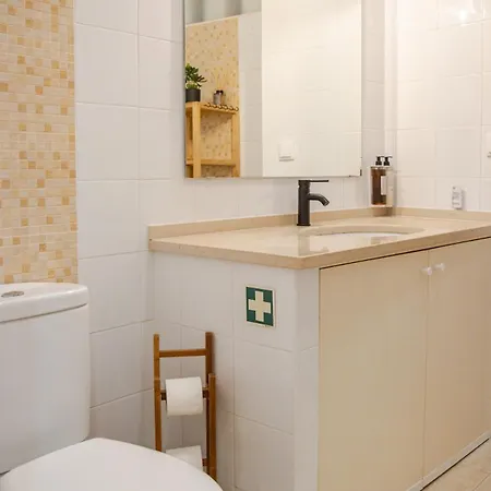 27 A Graca Cozy With Balcony And Free Parking * Лиссабон