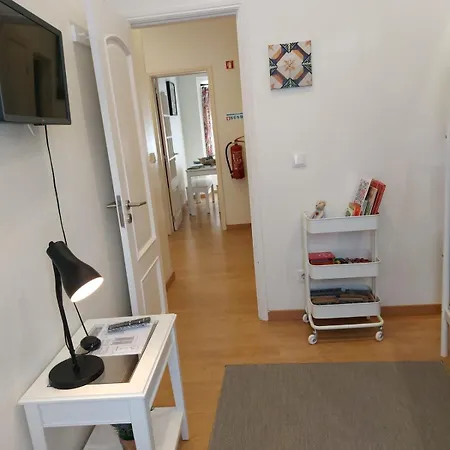 27 A Graca Cozy With Balcony And Free Parking * Лиссабон