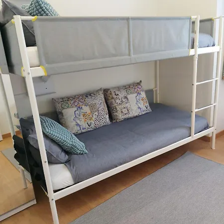 Апартаменты 27 A Graca Cozy With Balcony And Free Parking Лиссабон