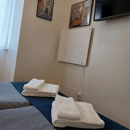 27 A Graca Cozy With Balcony And Free Parking Лиссабон