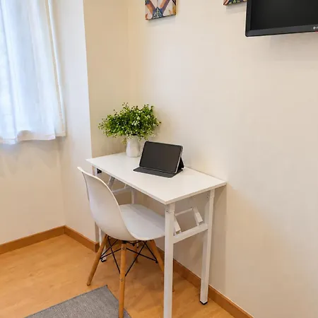 27 A Graca, Free Private Parking And Balcony Apartment
